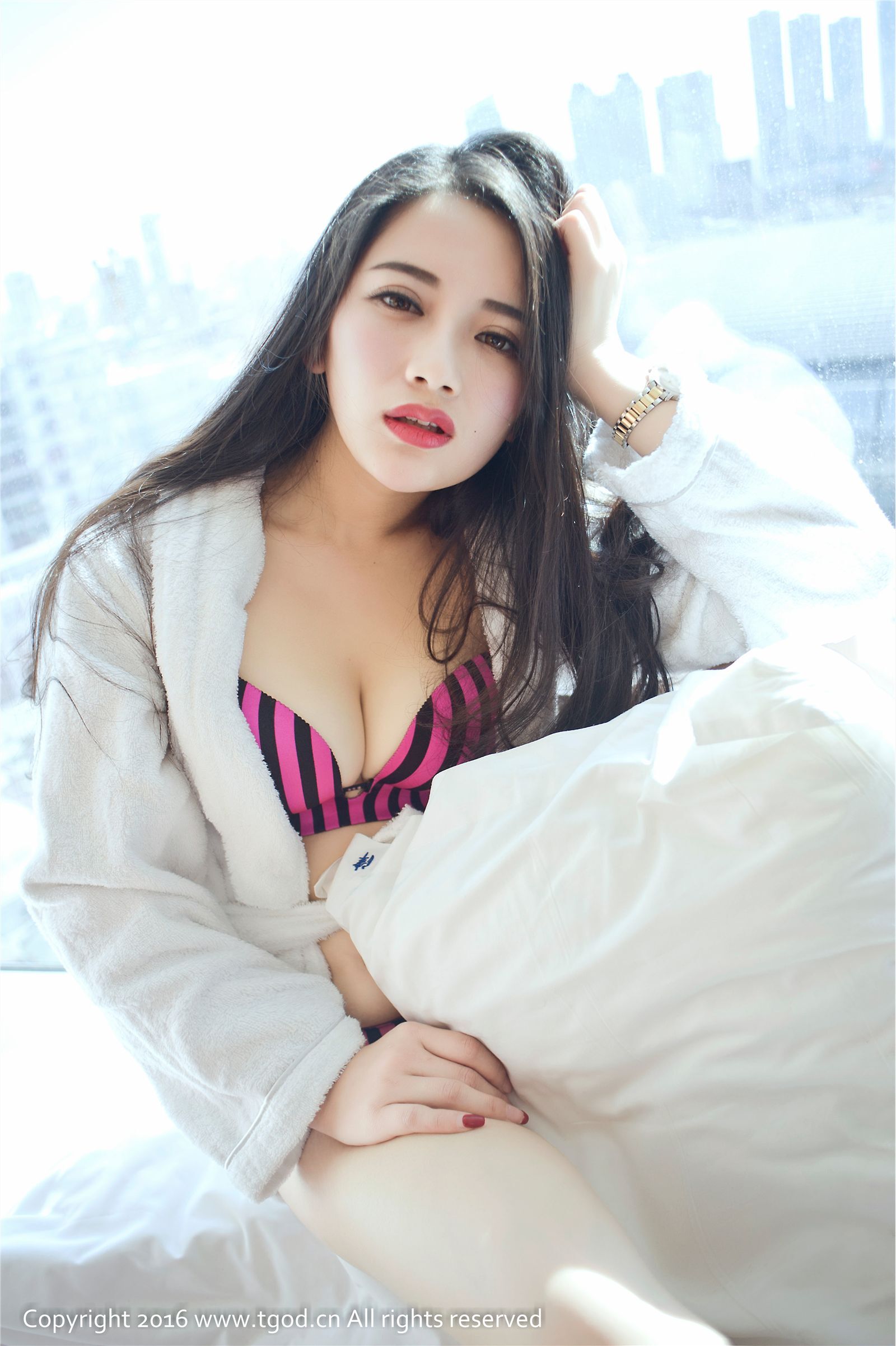 [TGOD推女神]2016-04-04 朱小旭邻家少女诱惑真空装